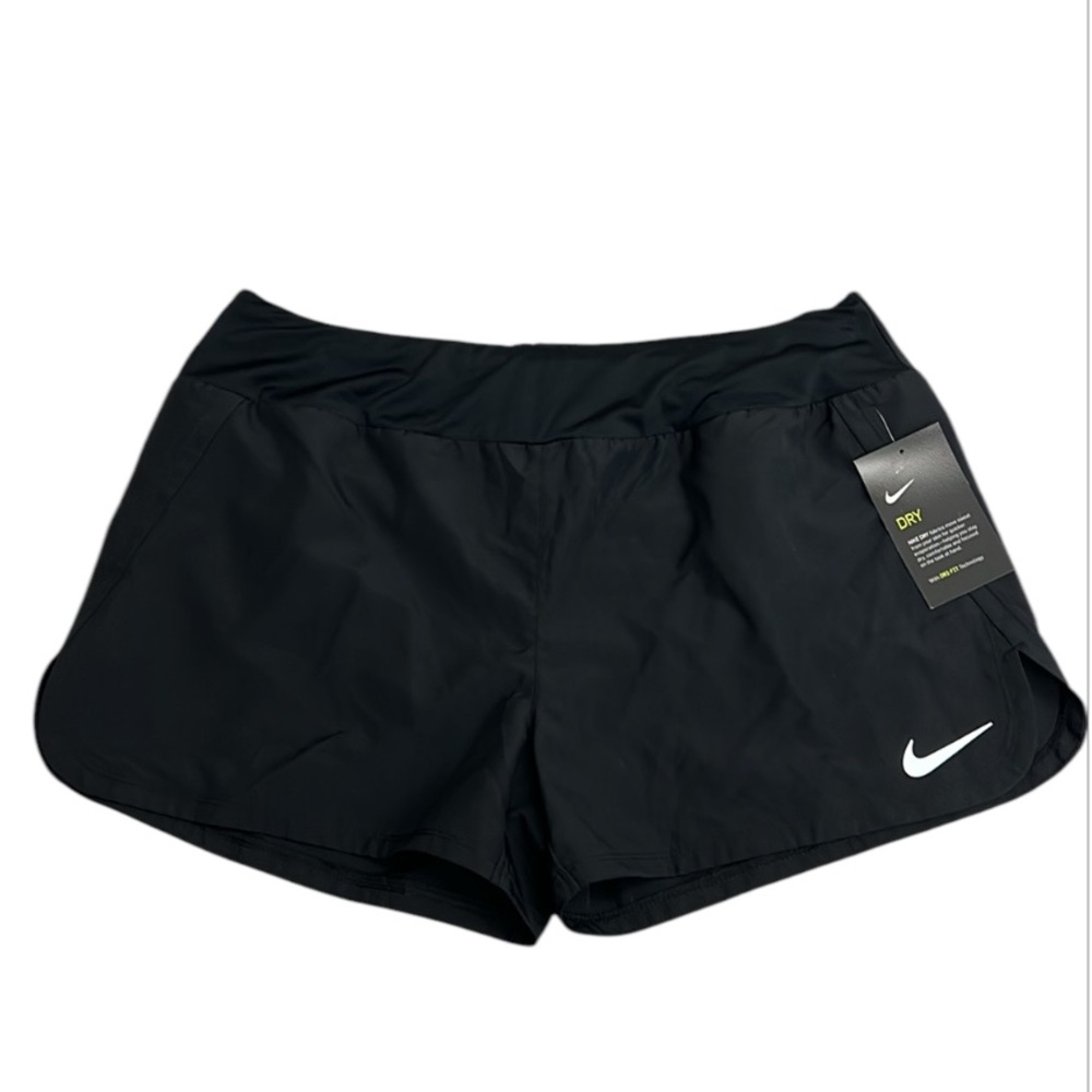 Nike Womens Large Black Crew Shorts Athletic Running Shorts Dri-Fit Low Rise NWT